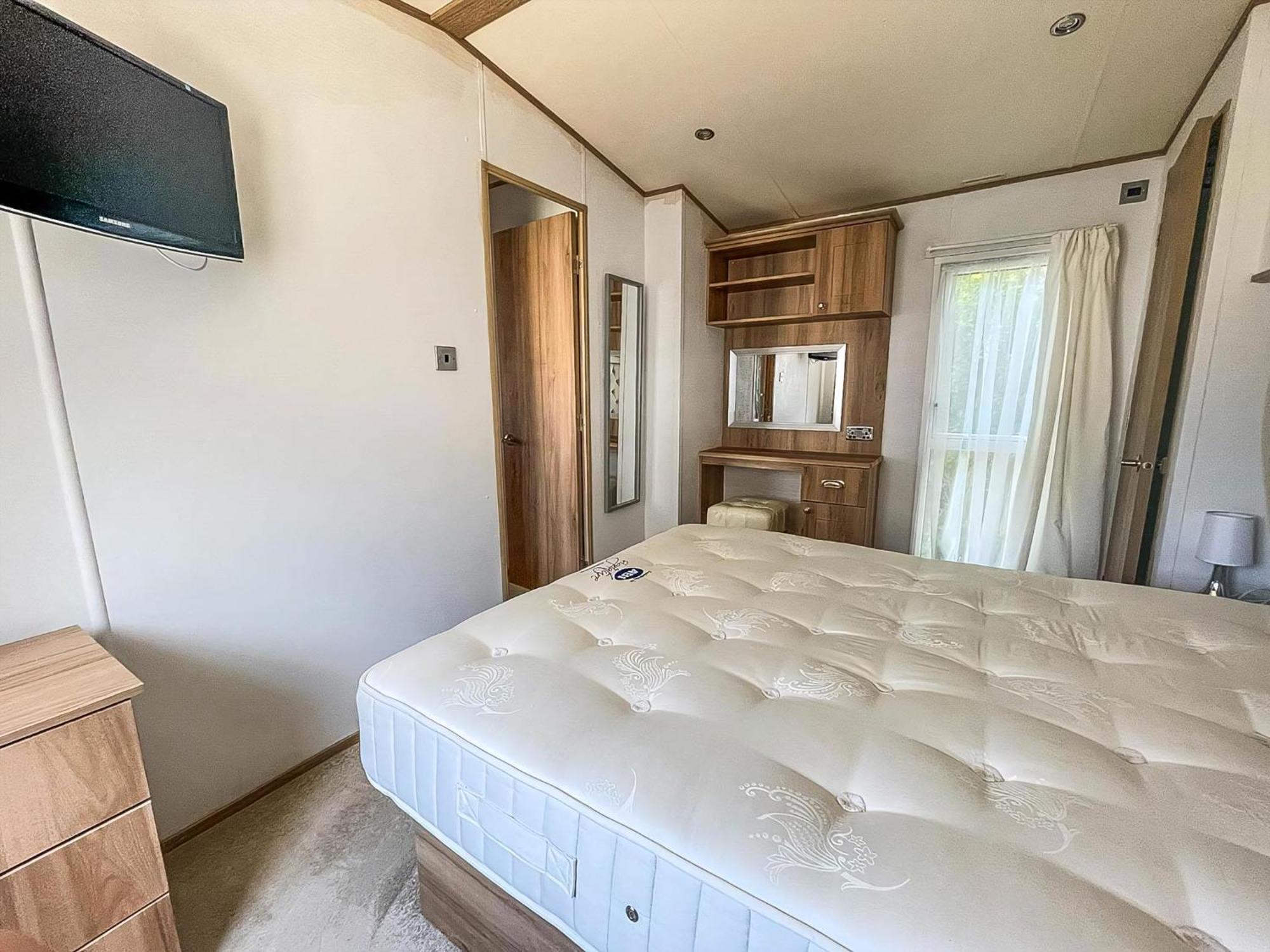 Beautiful Caravan With Decking At Carlton Meres Holiday Park, Suffolk Ref 60022M Saxmundham Exterior photo