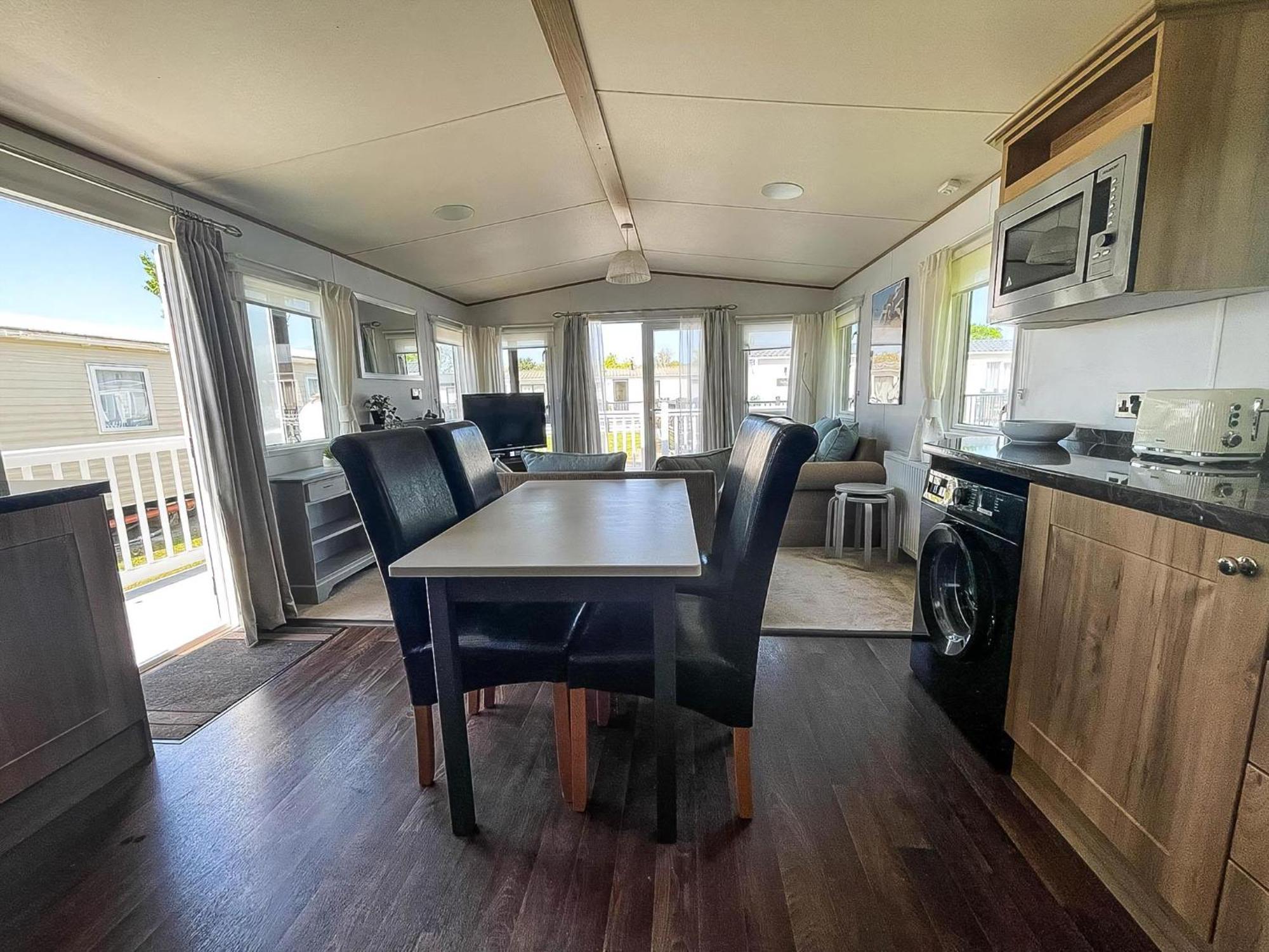 Beautiful Caravan With Decking At Carlton Meres Holiday Park, Suffolk Ref 60022M Saxmundham Exterior photo